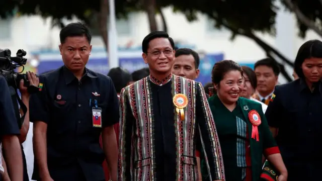 ဒုသမ္မတနဲ့ မိသားစုအပါအဝင် အယောက် ၃၀ ကျော်ကို ကိုဗစ်ရှိမရှိဆေးစစ်ခဲ့ပါတယ်။