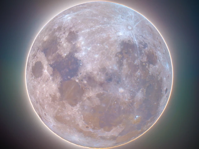 รูปดวงจันทร์สีม่วงอ่อน