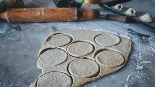 тісто, вареники