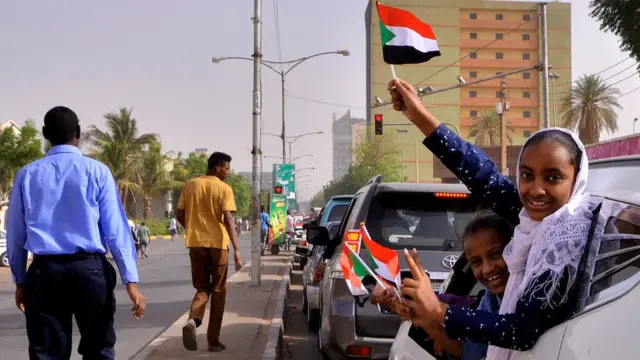 அதிபர் கைது செய்யப்பட்டதையடுத்து மக்கள் மகிழ்ச்சி