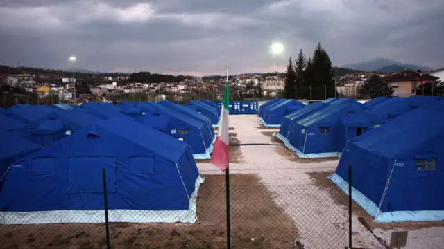 Палаточный лагерь в 2009 году