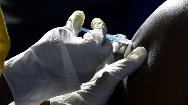 टीकाकरण