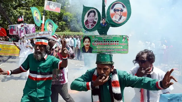 அதிமுக தொண்டர்கள்