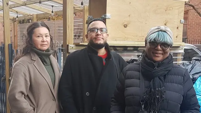 보이드, 로차,곤잘레즈는 뉴욕에서 식당이 거리를 침범하는 방식에 반대한다