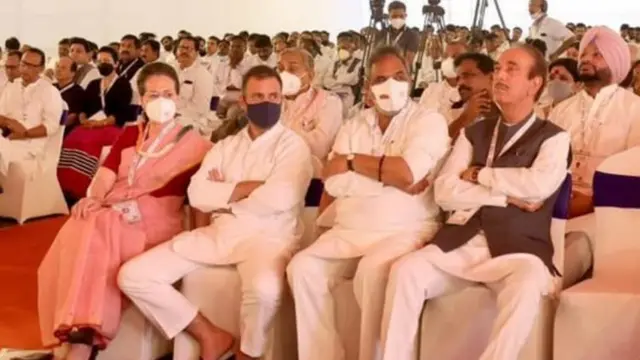 सोनिया गांधी राहुल गांधी आणि गुलाम नबी आझाद