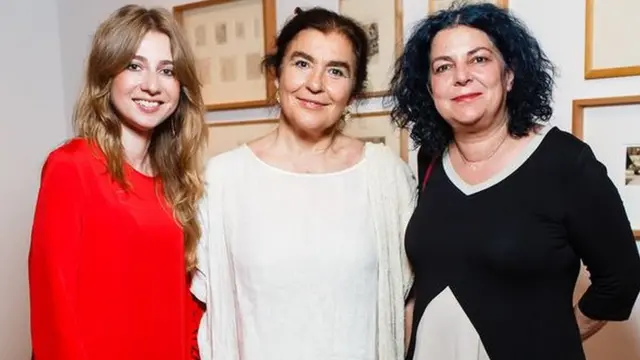 Глава фонда Heritage Art Foundation Кристина Краснянская, министр культуры и спорта Греции Лидиея Кониорду и директор Музея современного искусства в Салониках Мария Цанцаноглу на церемонии открытия проекта Costakis Restart