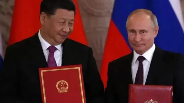शी जिनपिंग और व्लादिमीर पुतिन