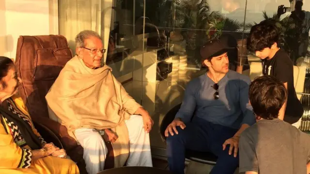 अपने परिवार के साथ जे ओमप्रकाश