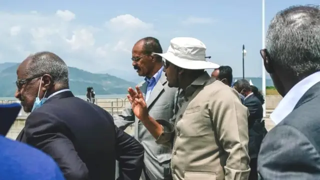 MM Abiy fi Pirezidantiin Ertiraa Madda Annisaa Elektirikii Gibee III yoo daawwatan