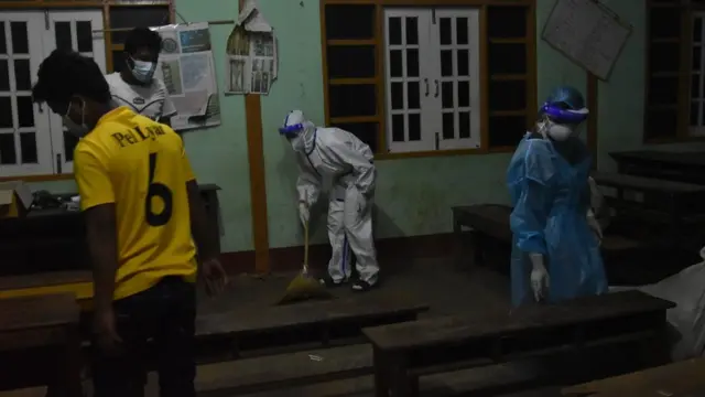 နွေဦးဂုရုလေးများကိုဗစ်စင်တာကို ဒီးမော့ဆိုအရှေ့ဘက်ခြမ်းမှာ ကိုယ်ထူကိုယ်ထ ဖွင့်လှစ်ထားတာဖြစ်ပါတယ်။