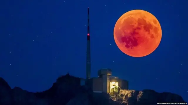 ਸੂਪਰ ਬਲੱਡ ਵੁਲਫ ਮੂਨ