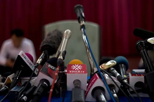 สถานการณ์สื่อมวลชน, ไทย, รัฐซึมลึก, สื่อซึมเศร้า, 2559, องค์กรวิชาชีพสื่อ, สมาคมนักข่าวนักหนังสือพิมพ์แห่งประเทศไทย, กมธ., สปท.