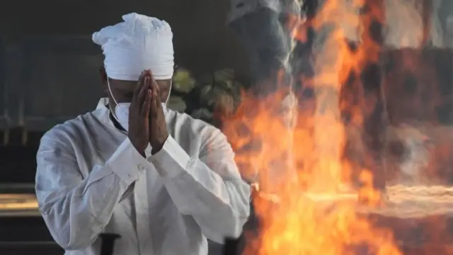 સરકારી જાહેરાતો છતાં અમલવારીમાં વિલંબ કેમ?