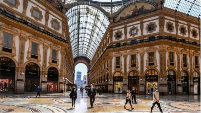 ظل العاملون في مجال البيع بالتجزئة يحاولون على مدار سنوات اكتشاف أفضل السبل لحمل الزبائن على التردد على متاجرهم بشكل فعلي، لكن المشكلة أن الأجواء الآن تجعل القيام بذلك أقل إغراءً