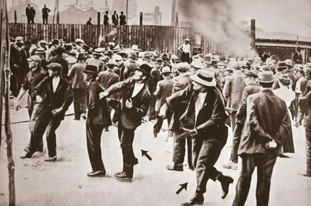 Una protesta de trabajadores de Standard Oil en Nueva Jersey en 1915.
