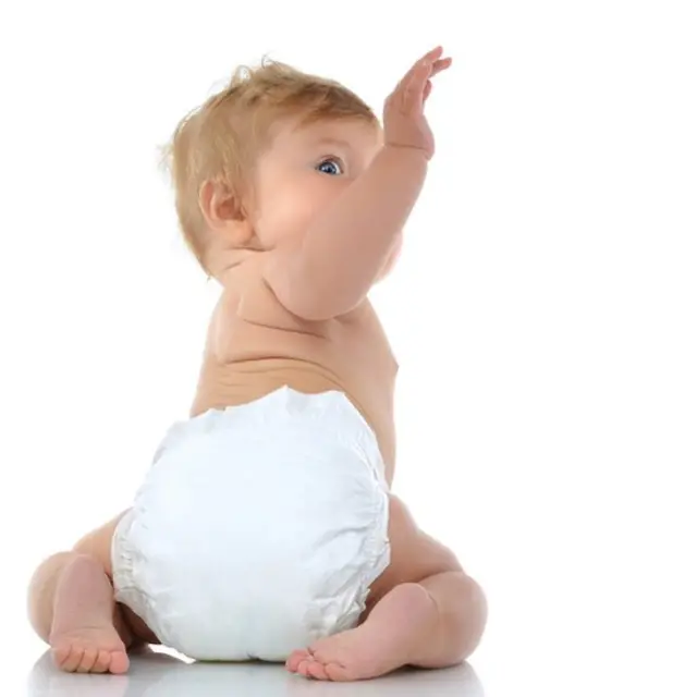 Bebé en pañales