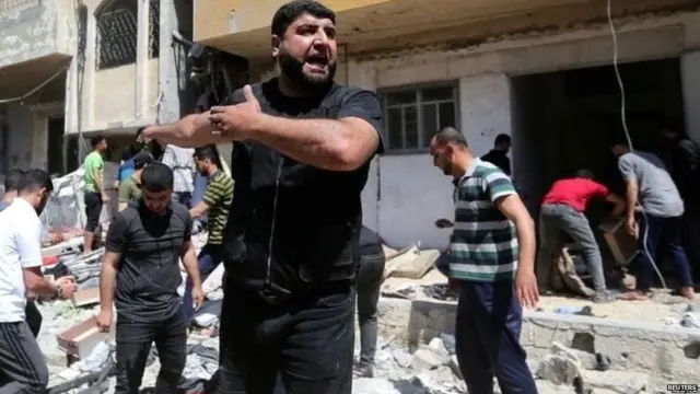 ਇਜ਼ਰਾਈਲ ਦਾ ਕਹਿਣਾ ਹੈ ਕਿ ਫਲਸਤੀਨੀ ਕੱਟੜਪੰਥੀਆਂ ਨੇ ਪਿਛਲੇ 38 ਘੰਟਿਆਂ ਵਿਚ ਇਕ ਹਜ਼ਾਰ ਤੋਂ ਵੱਧ ਰਾਕੇਟ ਦਾਗੇ ਹਨ