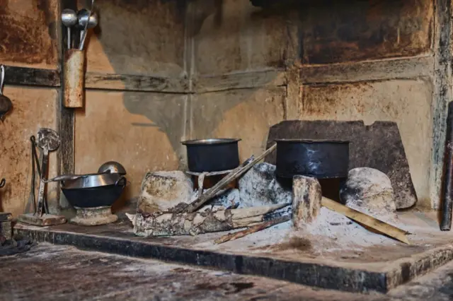 "දියුණු රටවලට වඩා දර භාවිතා කරන රටවල ජනයාගේ ආයුෂ වැඩියි!"