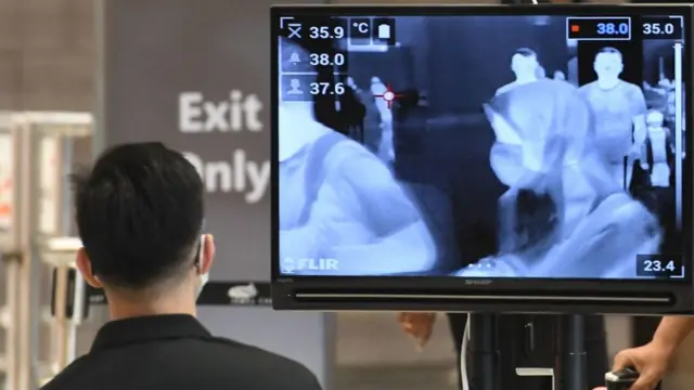 மலேசியாவில் ஒரே வாரத்தில் இரட்டிப்பான கொரோனா பாதிப்பு: போராடுகிறது சிங்கப்பூர்