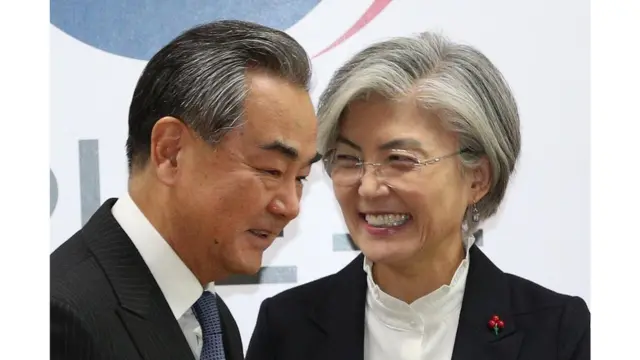 지난 4일 강경화 외교부 장관과 방한한 왕이 중국 외교담당 국무위원 겸 외교부장