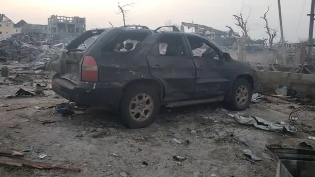 Ọkọ ayọkẹlẹ jiipu to bajẹ nibi iṣẹlẹ naa