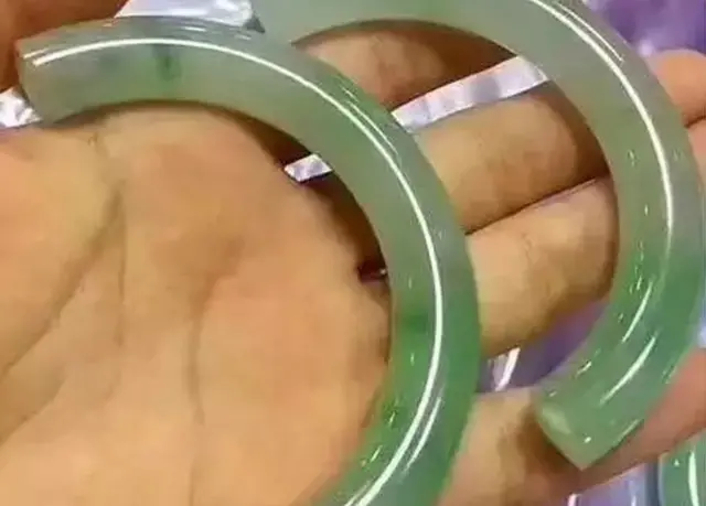 the broken jade bracelet