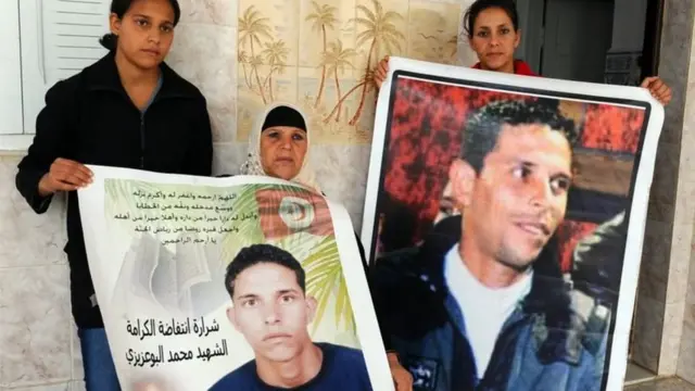 صور للشاب محمد بوعزيزي مفجر الثورة التونسية