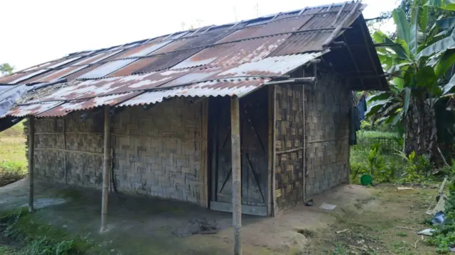 फानेंग गांव में इसी घर में रहती थीं करिश्मा मेच