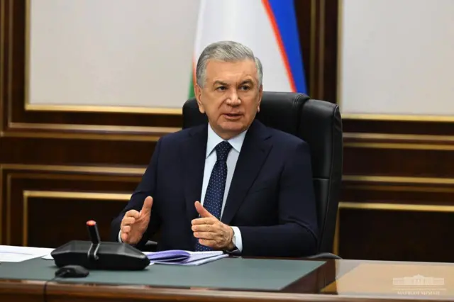 Human Rights Watch ташкилотига кўра, жамоатчилик арбобларини танқид қилишни жиноийлаштирадиган қонунлар халқаро қонунга зид ва баъзи изҳорларнинг ҳақорат дея топилиши қамоқ жазоси у ёқда турсин, жиноий иш учун ҳам етарли асос эмас.