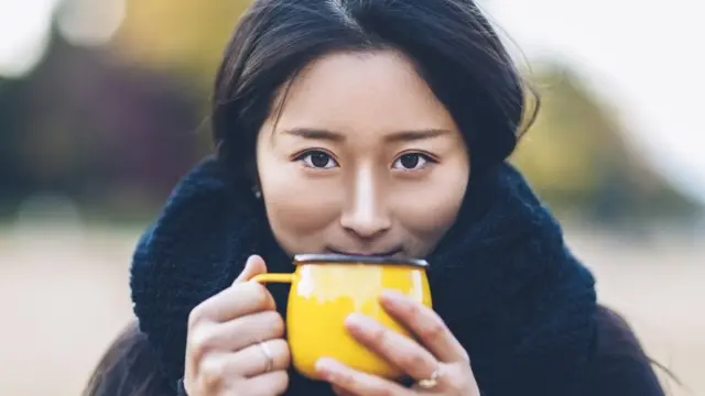 Isdaji oo noqo qof farxasan