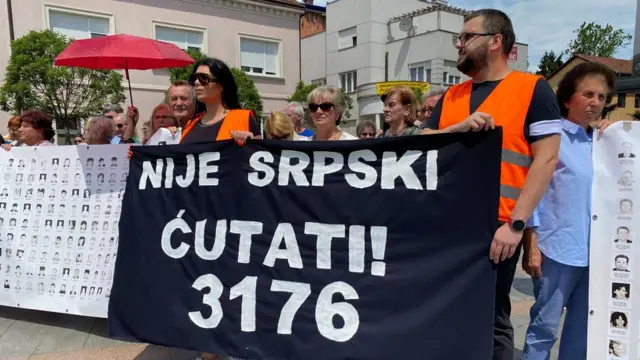 Prijedor, bele trake