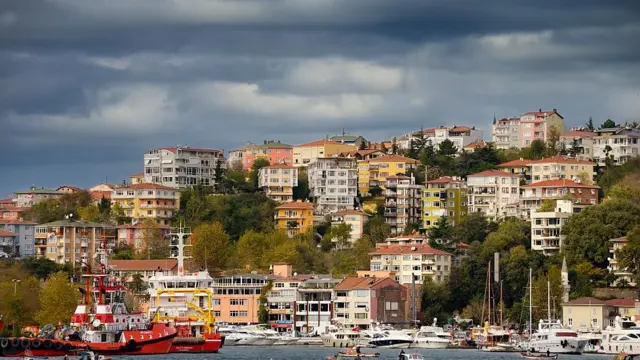 بر اساس آمار وزارت گردشگری ترکیه سال قبل حدود ۲ و نیم میلیون ایرانی به این کشور سفر کردند