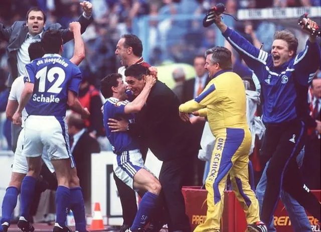 Schalke celebrate as they believe they win the title