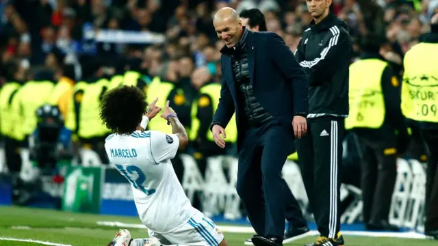 Agbabọọlu Madrid, Marcelo ati olukọni bọọlu Real Madrid, Zinedine Zidane n se ajọyọ