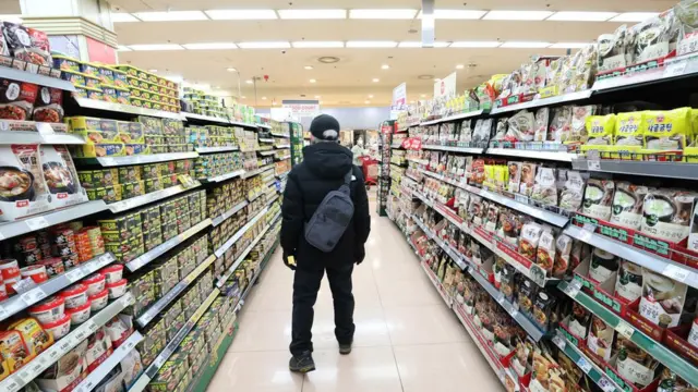 대형 마트의 경우, 24시간 영업이 가능하다