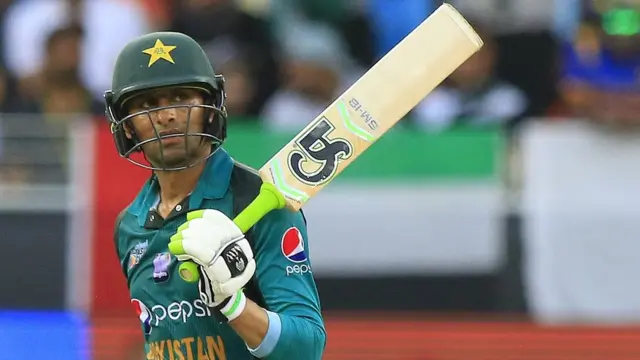 پاکستان کی جانب سے کامیاب ترین بلے باز شعیب ملک رہے جنھوں نے 78 رنز بنائے۔