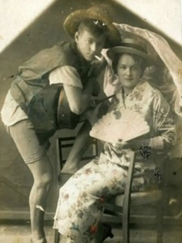 अपशा आणि अपक्शा NEP काळातील फॅशन आयकॉन होते.