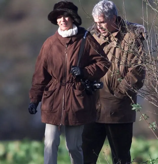 جفری اپستین و گیلین مکسول