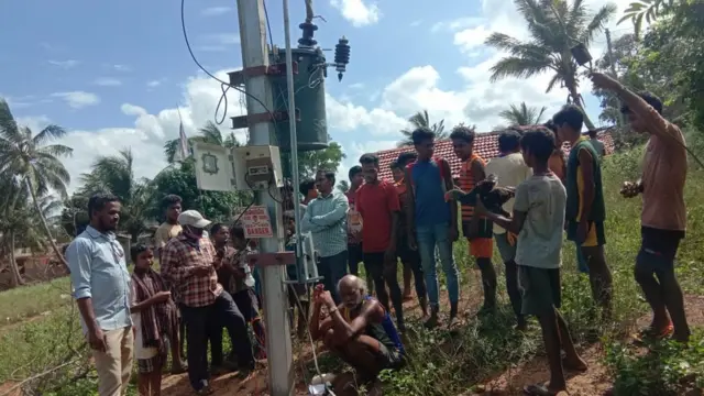 చివరకు గ్రామాలకు విద్యుత్ సౌకర్యం