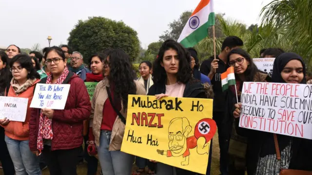 শিক্ষার্থীদের ক্ষোভের লক্ষ্যবস্তু প্রধানমন্ত্রী মোদি ও তার নীতি।