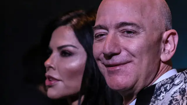 बेजोसले लरेन सान्चेजलाई पठाएका निजी सन्देशहरू ह्याक हुनुका पछाडि साउदी अरेबिया जिम्मेवार रहेको प्रमाण फेला पारेको अनुसन्धानकर्ताहरूको भनाइ छ