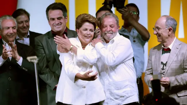 Brezilya'nın eski cumhurbaşkanları Dilma Rousseff ve Luiz Inacio Lula da Silva, 26 Ekim 2014