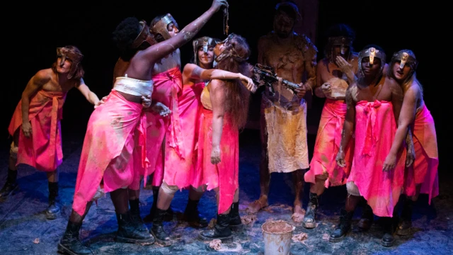 Actrices d'Antigone lors d'une représentation en Sicile, Italie - 2021