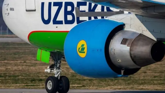 Ўзбекистон Ҳаво йўллари самолёти