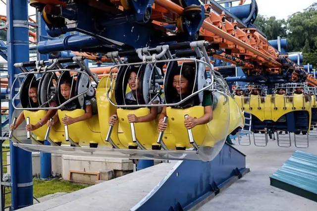 வடகொரியா ஏன் சொகுசு விடுதிகள், பூங்காக்களை உருவாக்குகிறது?