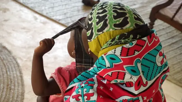 குழந்தையுடன் ஃபெயித்