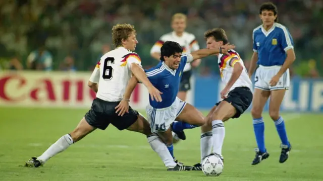 N'asọmpi Iko Mba Ụwa n'Ịtalị 1990