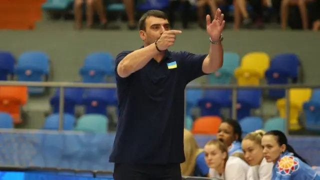 Владимир Холопов