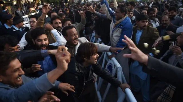 पकिस्तान में प्रदर्शन