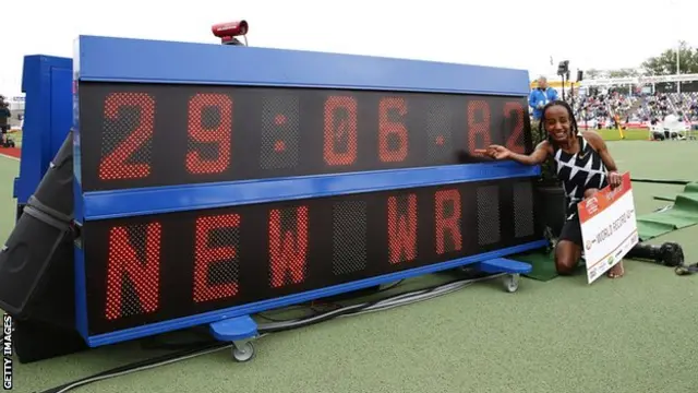 Siifan rikardiiwwan cabsite keessaa tokko fageenya 10,000m'n kan galmeessitedha